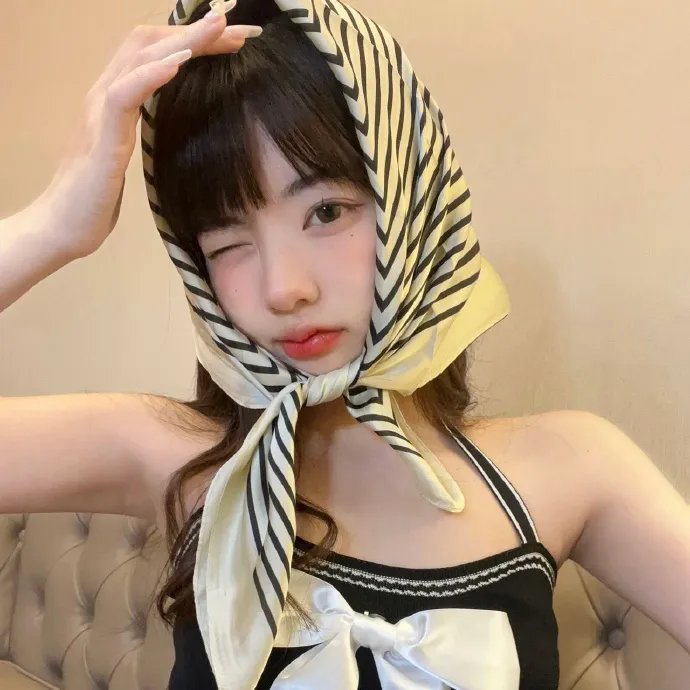 摄影师贝尔蒂与海豚零距离